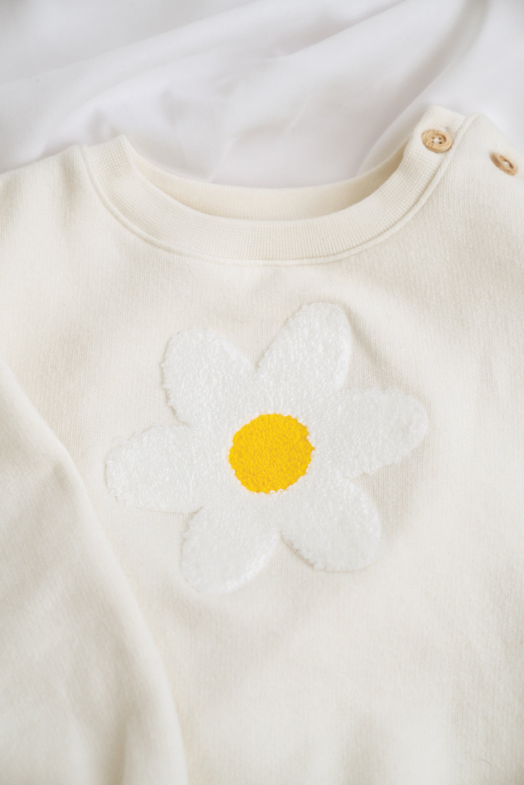 Fluffy Flower Pullover Detail Blumenmuster Bio-Baumwolle